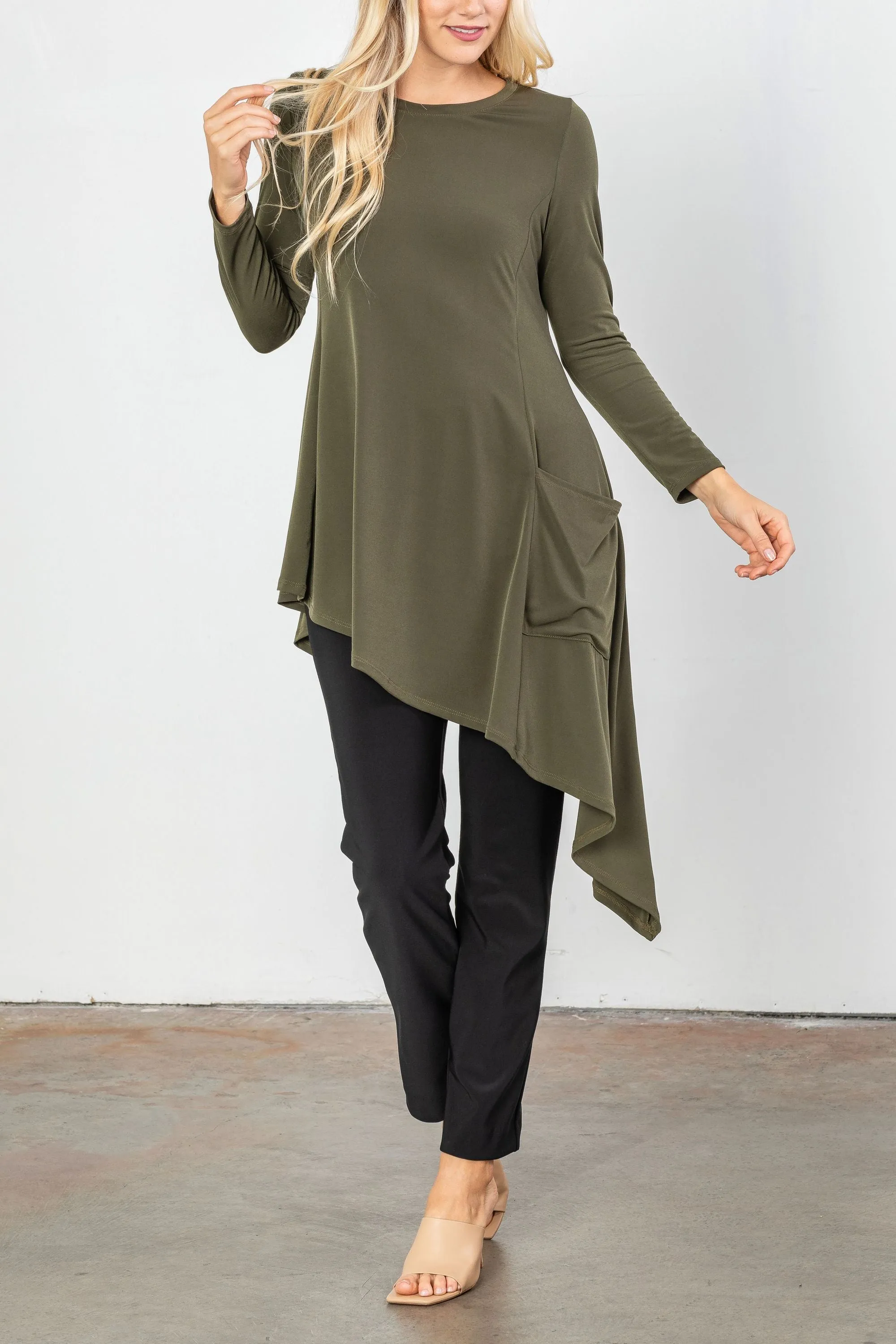 Plus Size Soft Knit Side Pocket Asymmetrical Hem Tunic