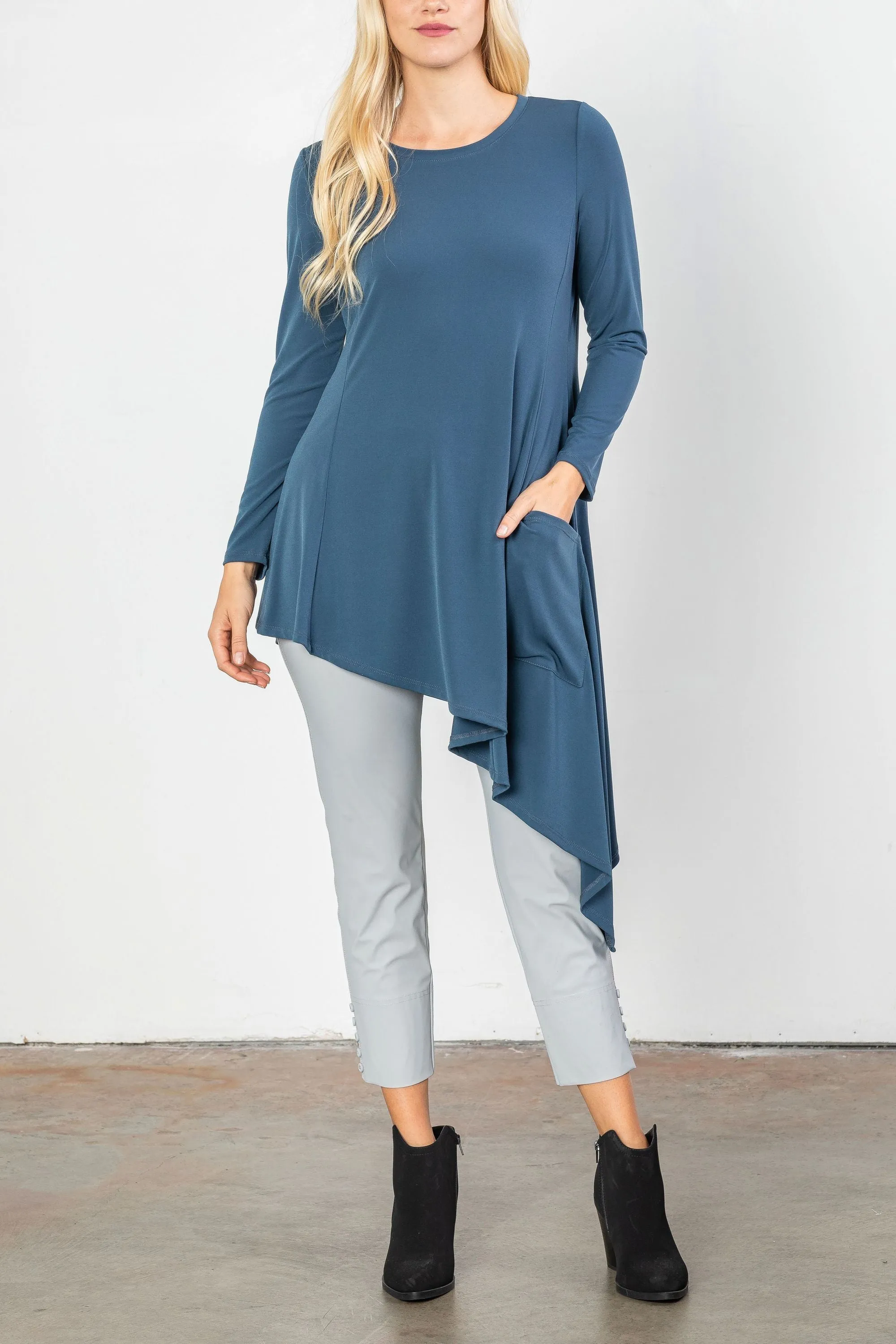 Plus Size Soft Knit Side Pocket Asymmetrical Hem Tunic