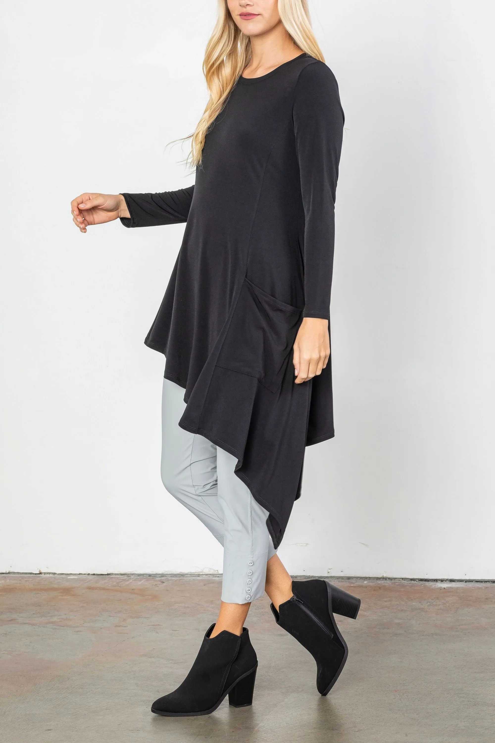 Plus Size Soft Knit Side Pocket Asymmetrical Hem Tunic