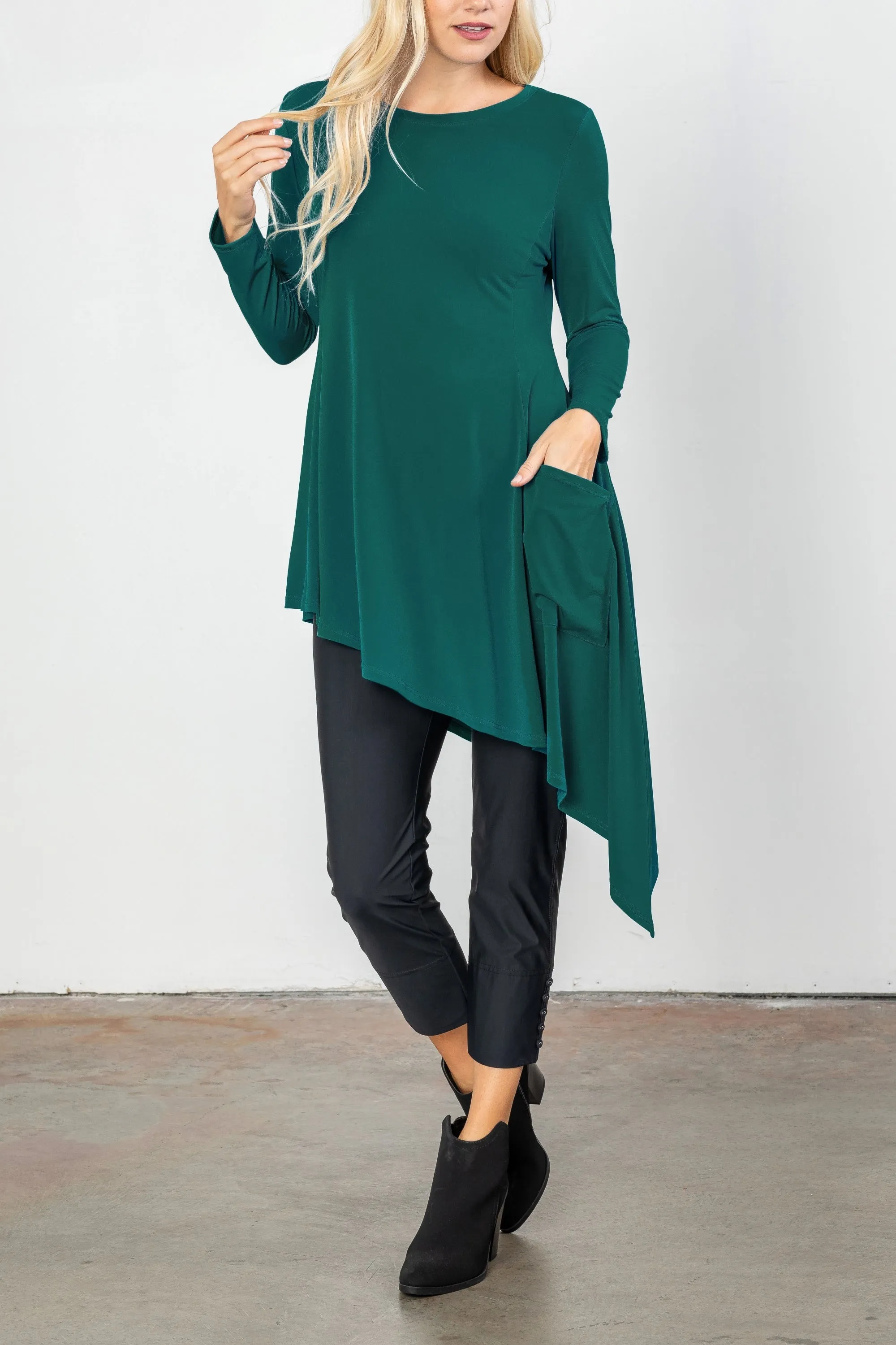 Plus Size Soft Knit Side Pocket Asymmetrical Hem Tunic