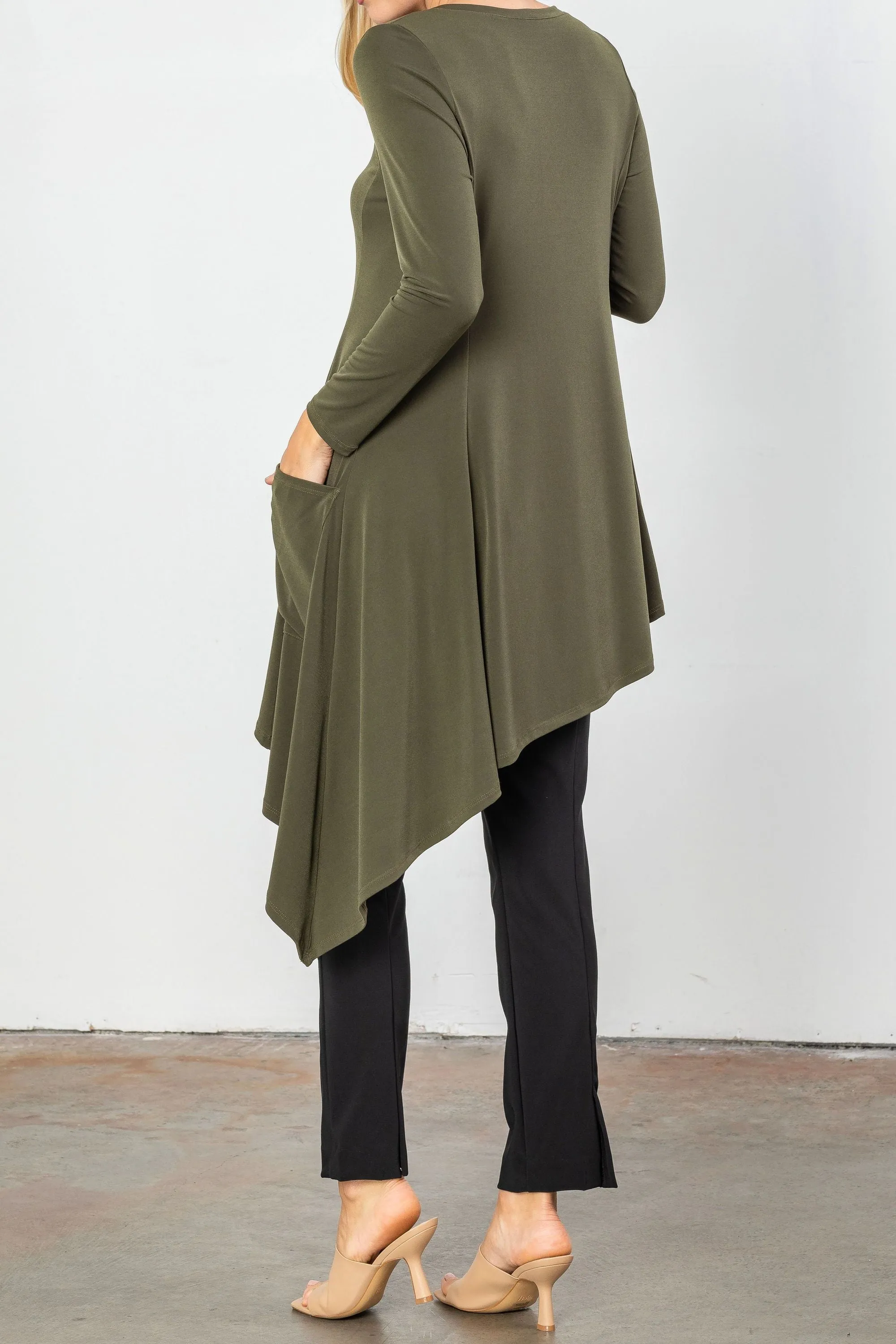 Plus Size Soft Knit Side Pocket Asymmetrical Hem Tunic